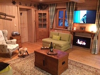 Living/dining area
